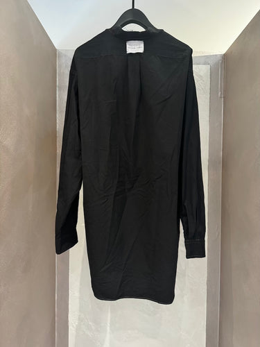 YI V Neck Shirt Black YI camicia